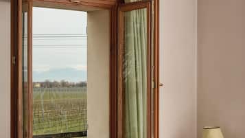 Camera Romantica con letto matrimoniale o 2 letti singoli | Una scrivania, Wi-Fi gratuito, lenzuola