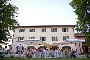 พื้นที่จัดงานแต่งงานกลางแจ้ง