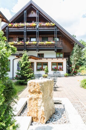 Property grounds - Hotel Restaurant Café Waldhof (Hohenkammer)