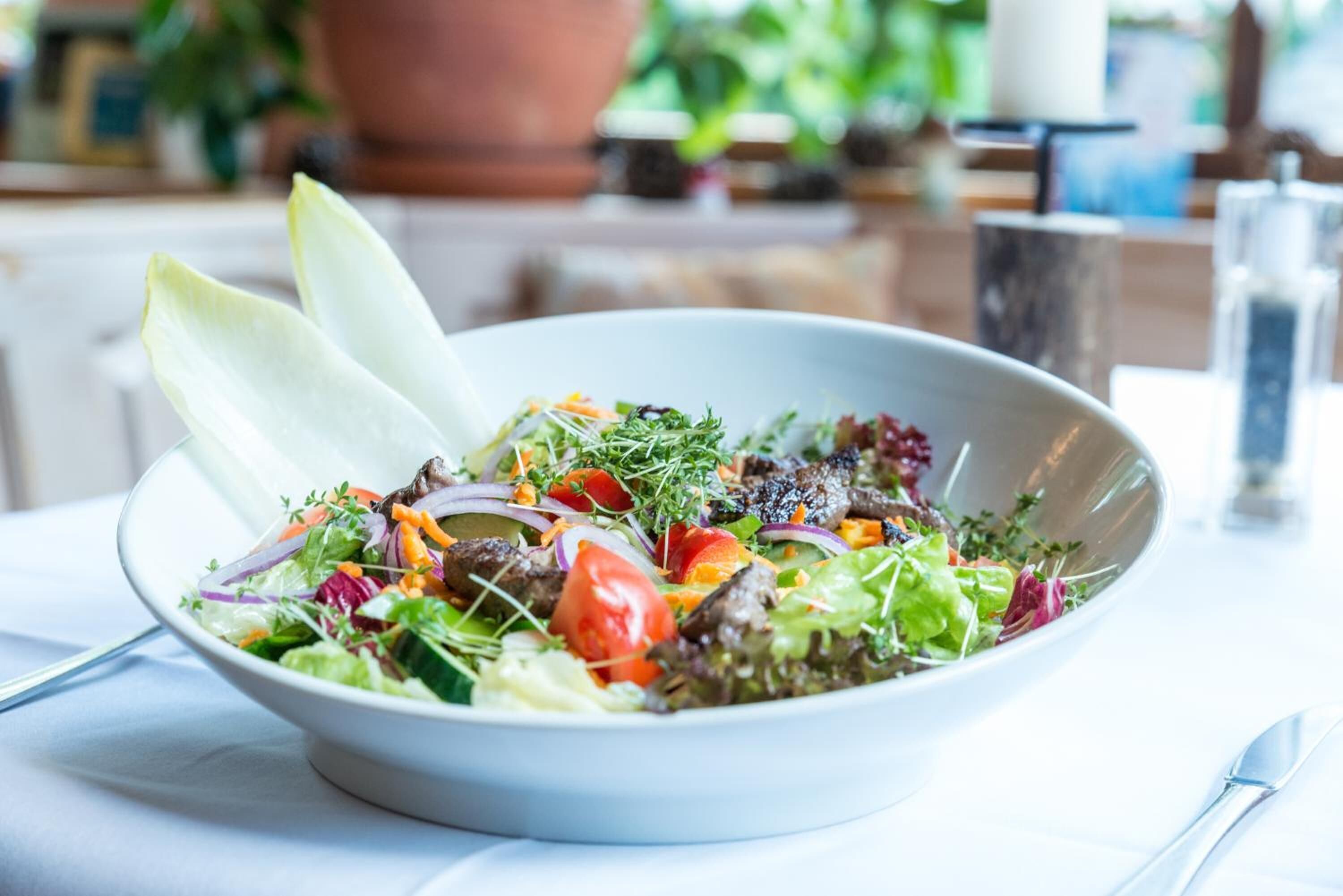 lunch, dinner served; german cuisine, al fresco dining