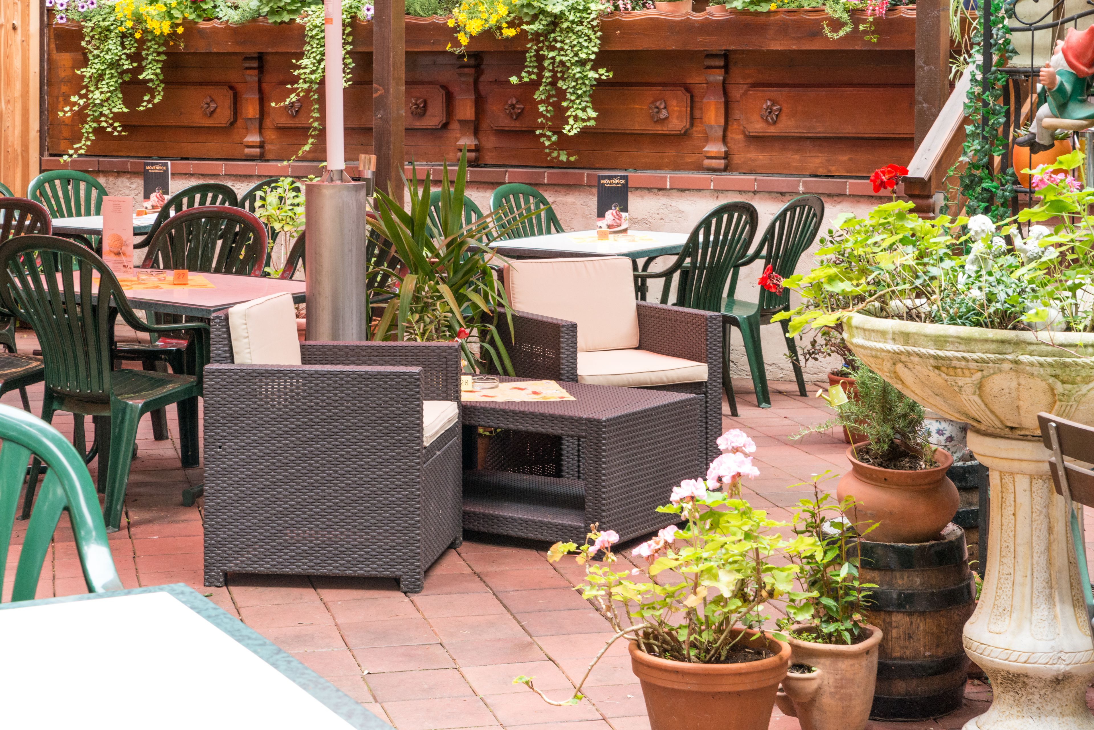 lunch, dinner served; german cuisine, al fresco dining