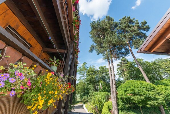 Property grounds - Hotel Restaurant Café Waldhof (Hohenkammer)