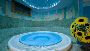 Indoor spa tub
