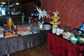 Daily buffet breakfast for a fee - Hotel Megalos (Constanta)