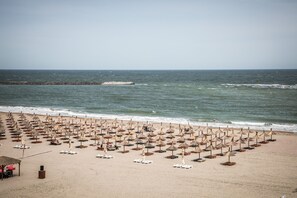 Beach nearby - Hotel Megalos (Constanta)