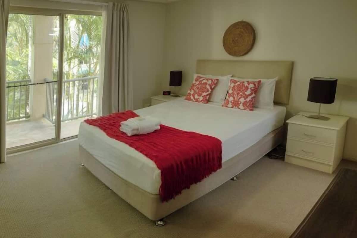 Individually decorated, individually furnished, soundproofing