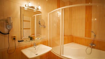 Apartment, 1 Schlafzimmer | Badezimmer | Designer-Toilettenartikel, Haartrockner, Handtücher, Seife