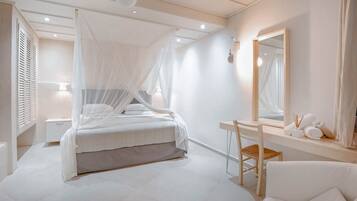 One Bedroom Apartment, Ground floor | Hypo-allergenic bedding, in-room safe, individually decorated
