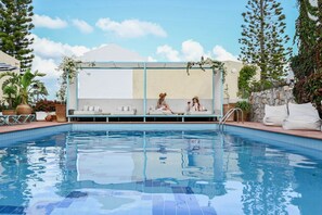 Outdoor pool, open 8:00 AM to 8:00 PM, pool umbrellas, sun loungers - Villa Iokasti (Hersonissos)
