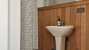 Lingue | Banheiro | Chuveiro/banheira combinados, produtos de toalete grátis