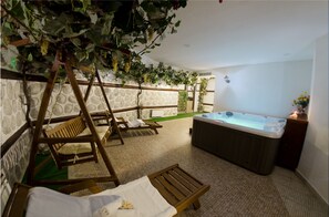 Surfing/boogie boarding - Spa & Apartment Hotel Mountain Romance (Bansko)