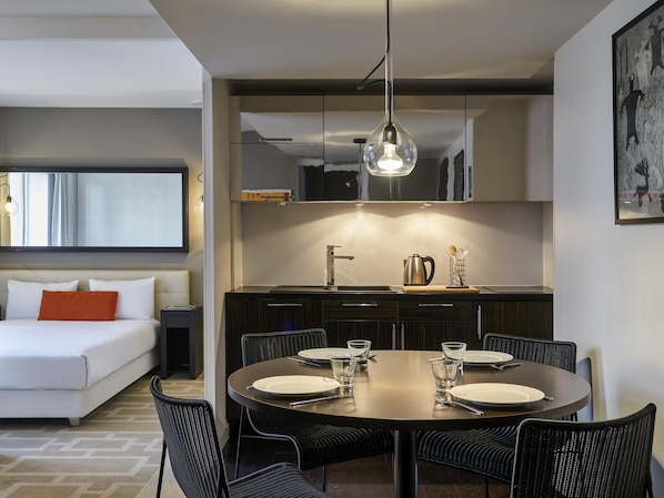 Apartment, 2 Bedrooms (6 people) | 1 bedroom, in-room safe, desk, soundproofing