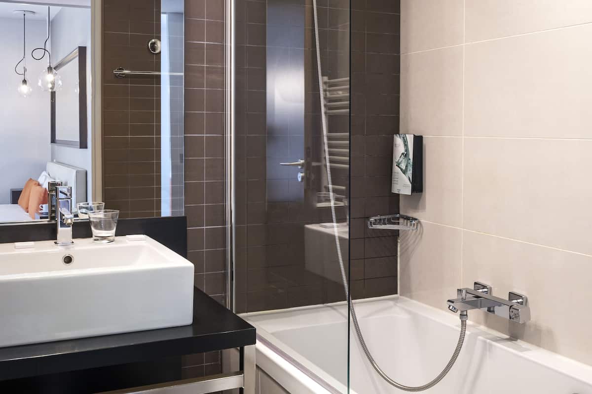 Eco-friendly toiletries, towels