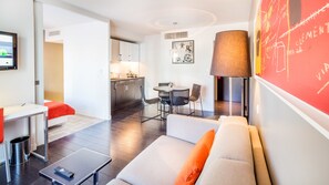 1 bedroom, in-room safe, desk, soundproofing