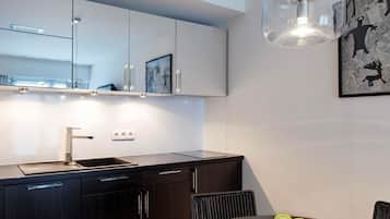 Een kluis op de kamer, een bureau, geluiddichte muren, gratis babybedden
