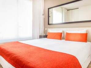 In-room safe, desk, soundproofing, free cribs/infant beds - Aparthotel Adagio Nice Centre (Nice)