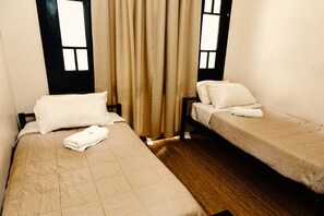 Twin Room, Shared Bathroom | WiFi (free)