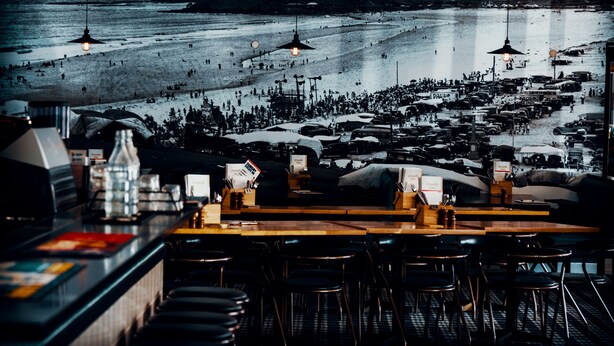 Unclassified image, 1 of 52, button - Coolangatta Sands Hotel - Hostel (Coolangatta)