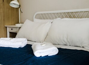 Single Room, Shared Bathroom