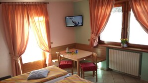 Studio, Kitchenette (2 pax) | Bed sheets