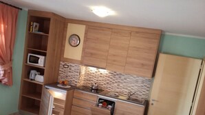 Standard Apartment, 1 Bedroom, Kitchenette | Bed sheets