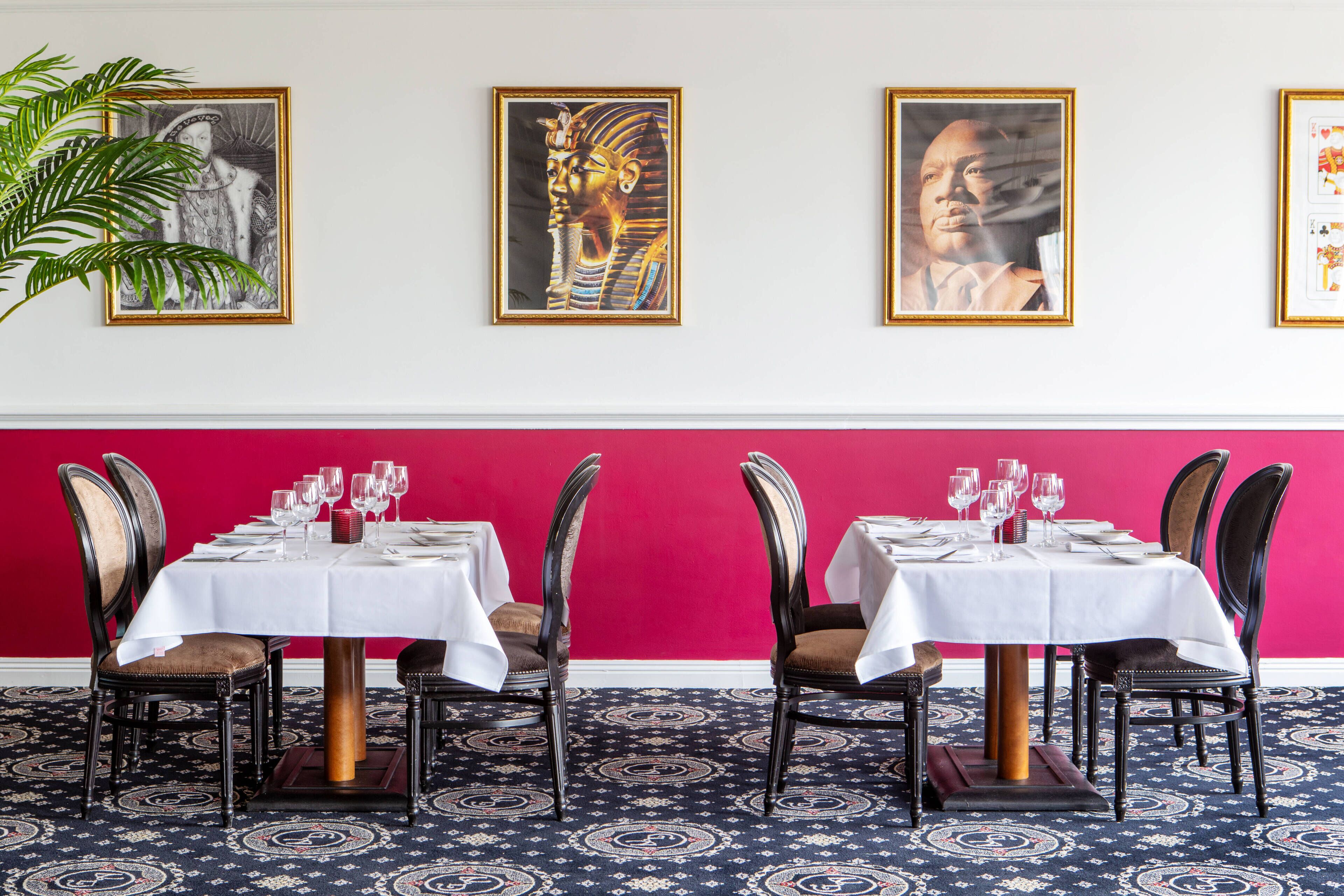 朝食 (フル ブレックファスト)、毎日提供 (1 名様 12.95 GBP)