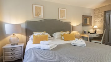 Desk, iron/ironing board, free WiFi