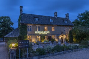 ด้านหน้าที่พัก