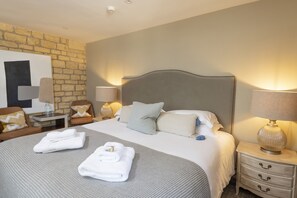 Premium Double Room | Desk, iron/ironing board, free WiFi - The Dial House (Cheltenham)