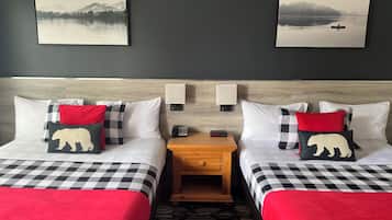 家庭客房, 2 張加大雙人床 | 獨特裝潢、書桌、熨斗/熨衣板、免費無線上網