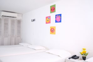 Triple Room | Minibar, desk, free cribs/infant beds, free WiFi - Hotel La Riviera (Santa Marta)