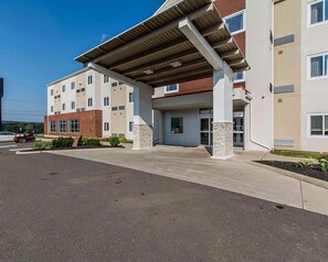 Exterior - Quality Inn (Moncton)
