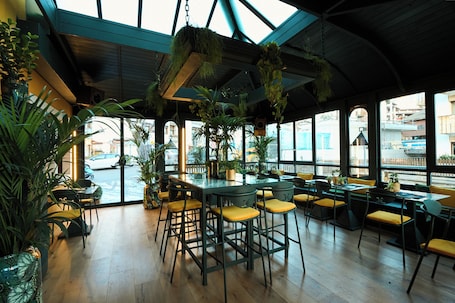 Restaurante. Ambra Cortina Luxury & Fashion Boutique Hotel