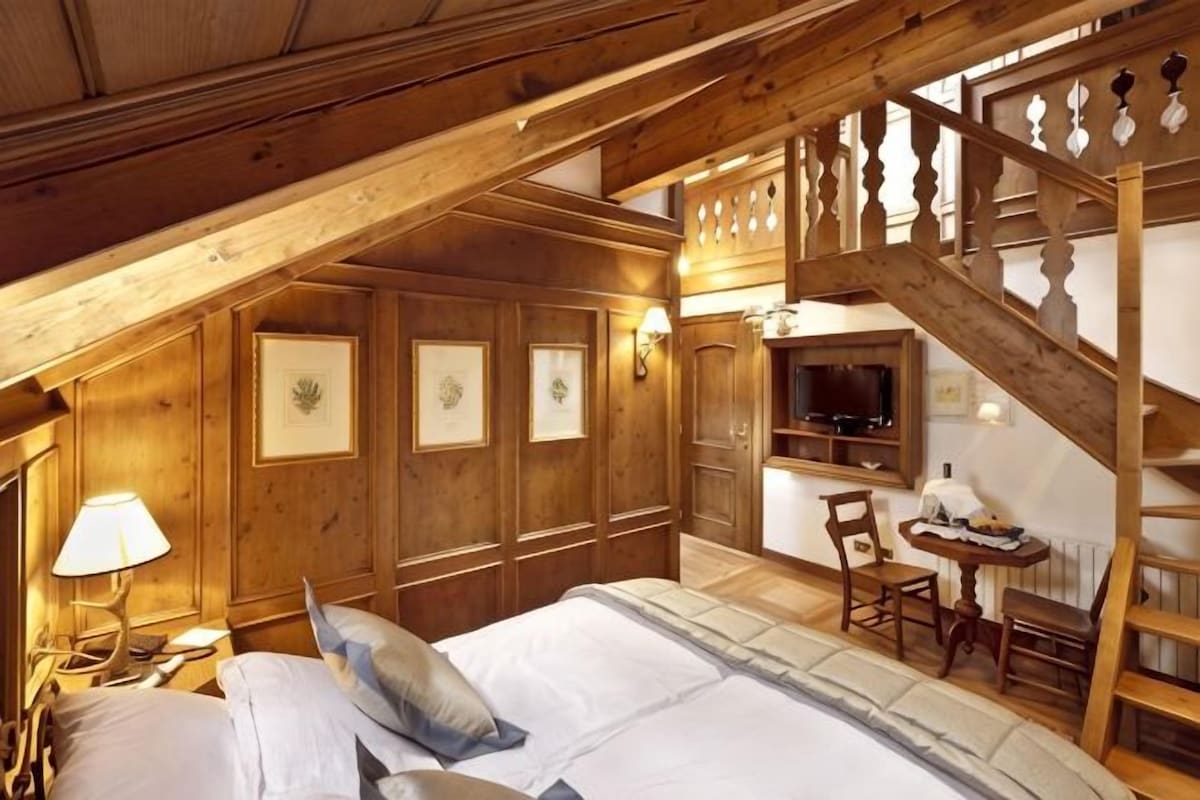 Caja de seguridad en la habitación, wifi gratis y ropa de cama