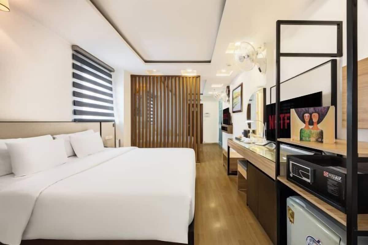 1 bedroom, minibar, in-room safe, blackout curtains