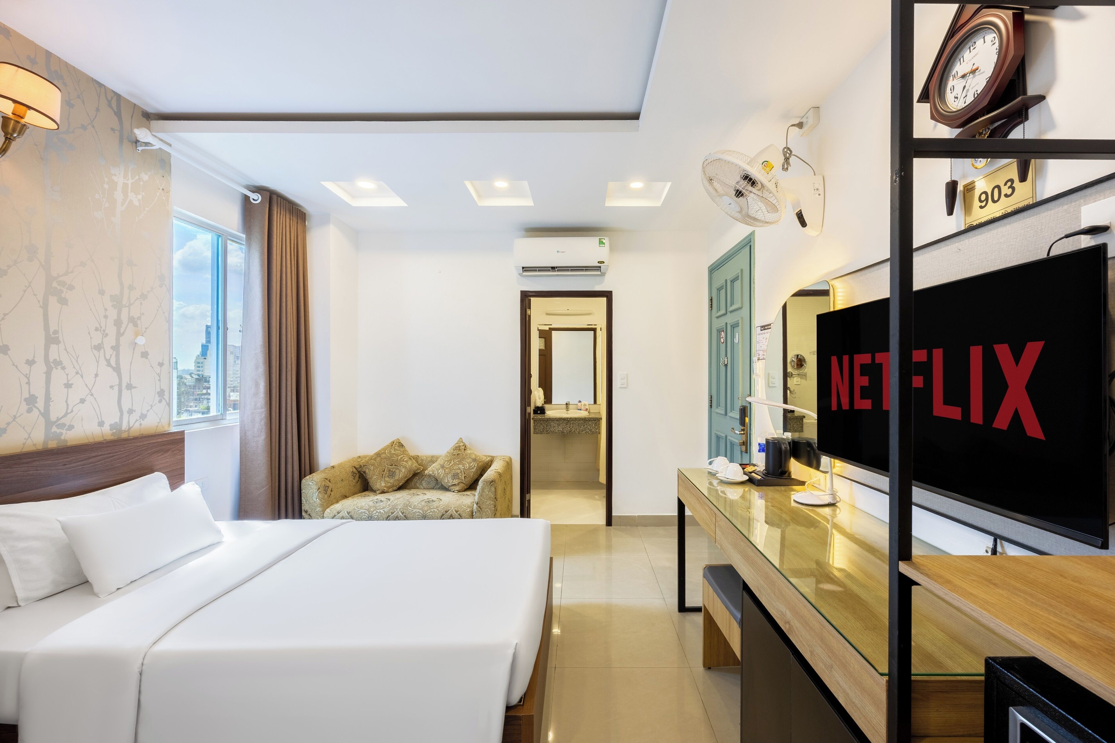 高級客房, 非吸煙房 | 迷你吧、客房內保險箱、遮光布/窗簾、熨斗/熨衣板