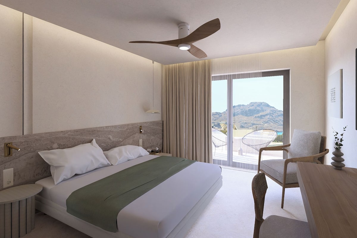 Deluxe Room with Side Sea View | 1 bedroom, Frette Italian sheets, premium bedding, pillowtop beds