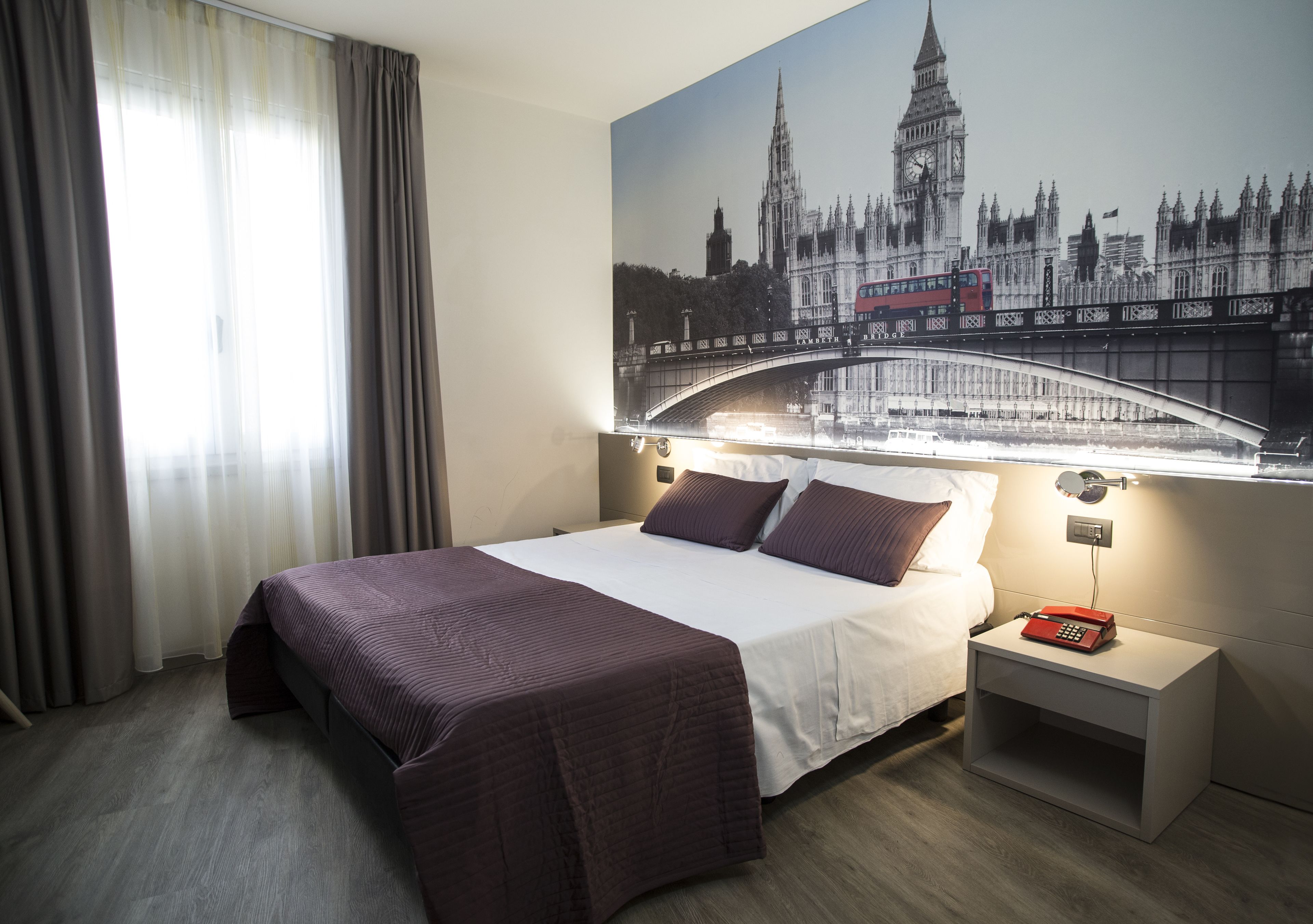 economy double or twin room, no view (internal court no balcony) | in-room safe, free wifi, bed sheets