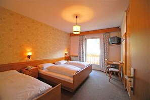 In-room safe, desk, iron/ironing board - Panoramahotel Post (Bressanone)