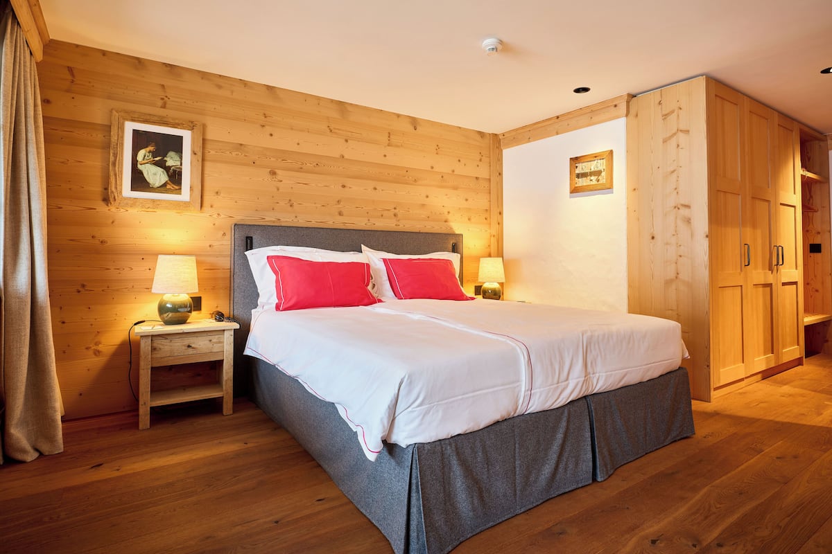 Ropa de cama hipoalergénica y minibar