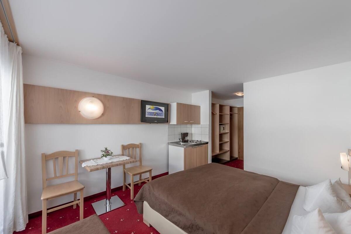 Double Room, Mountain View | WiFi (free)