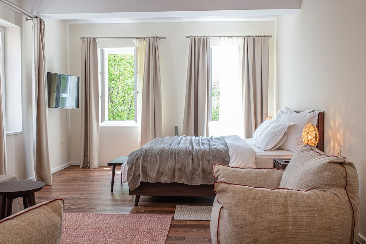 Hypo-allergenic bedding available, minibar, in-room safe, desk