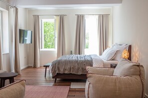 Minibar, in-room safe, desk, iron/ironing board - Hotel Boskinac (Novalja)