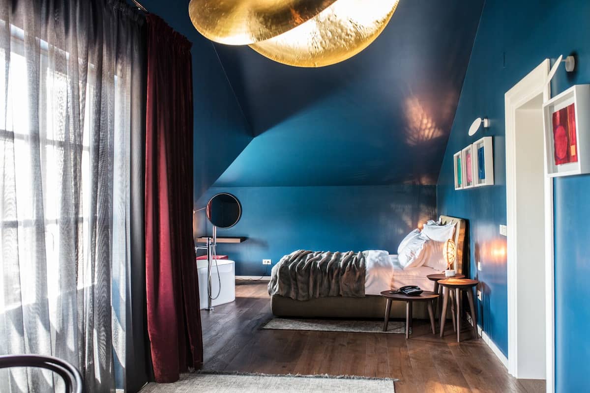 Suite | Minibar, in-room safe, desk, iron/ironing board