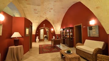 Couples treatment rooms, sauna, hot tub, steam room, Turkish bath