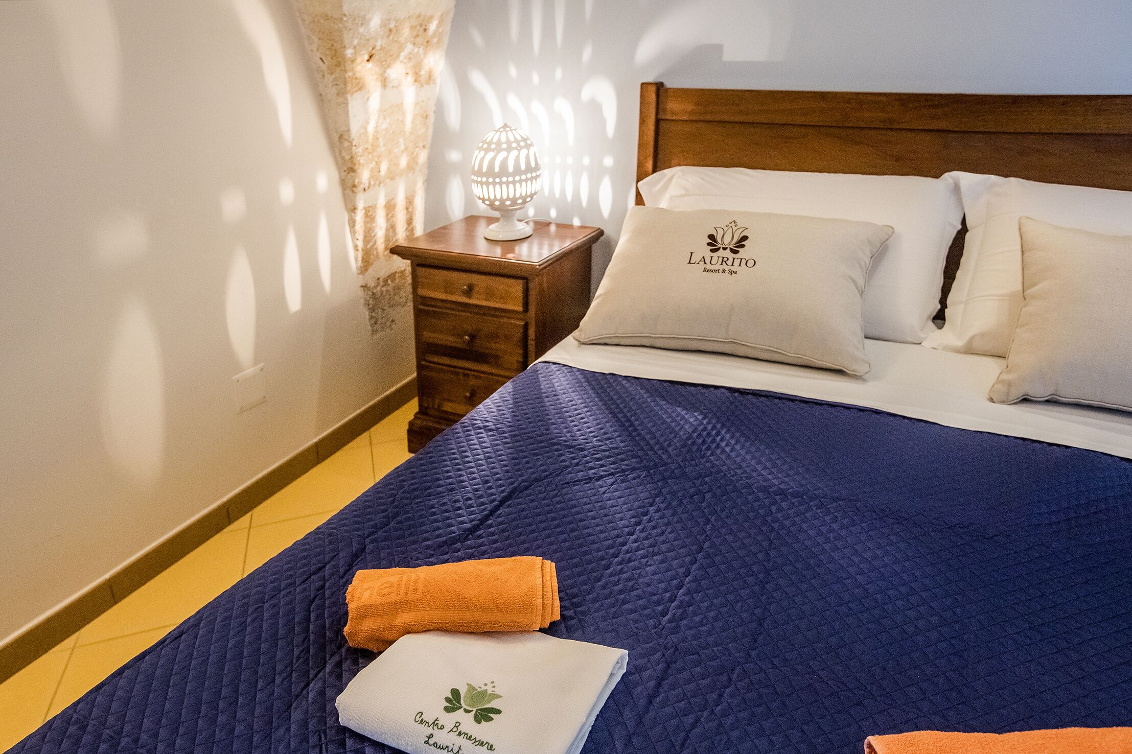 double room | minibar, in-room safe, desk, rollaway beds