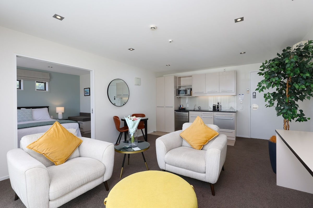 Executive One Bedroom | Living area