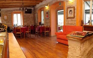 Petit déjeuner buffet compris tous les jours