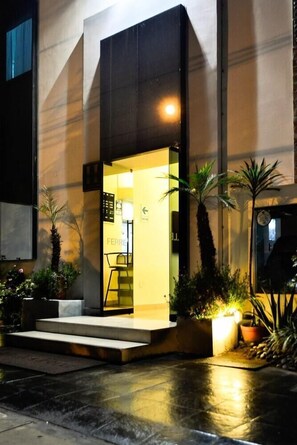 Exterior detail - Hotel Ferre De Ville (Lima)