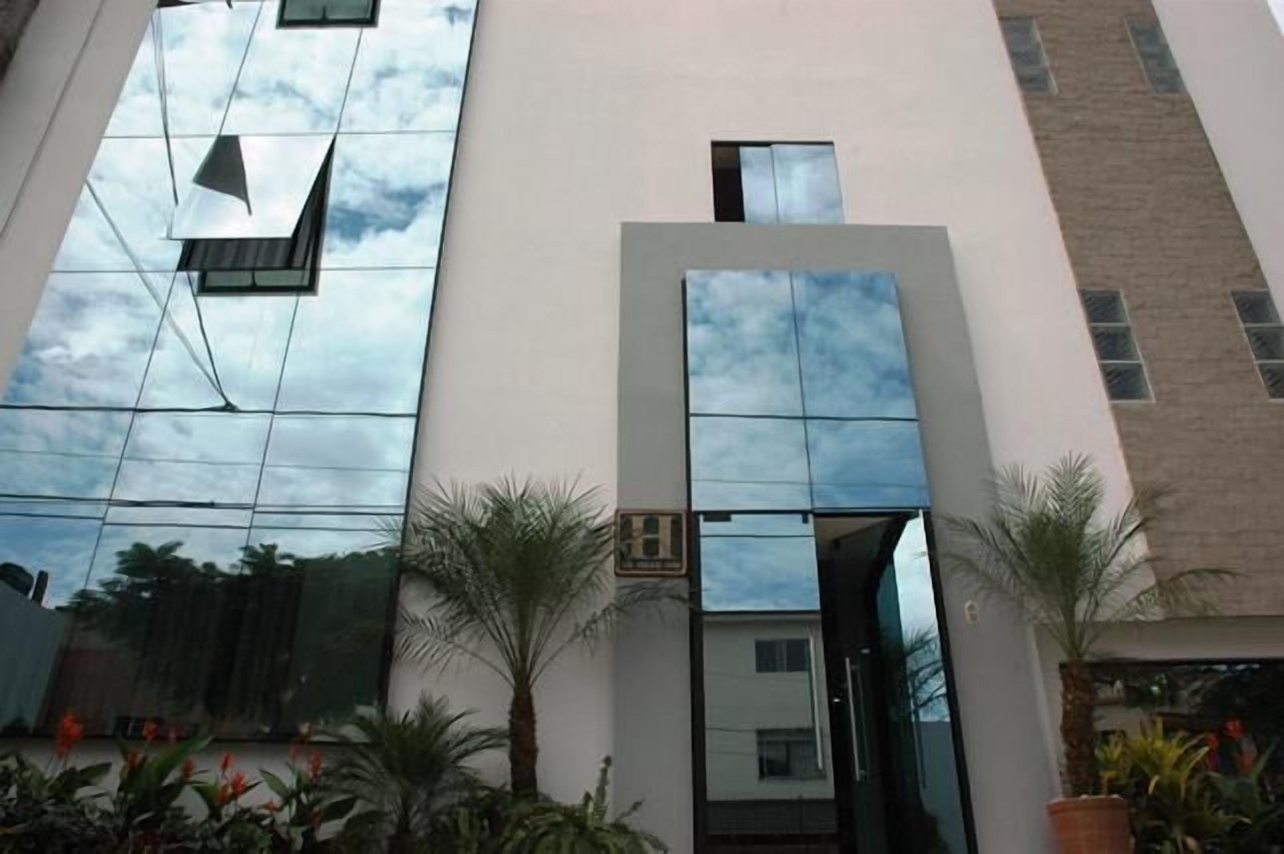 تفاصيل الفندق من الخارج